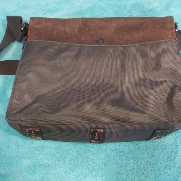 Fossil leather and canvas crossbody organizer - Picture 2 of 7